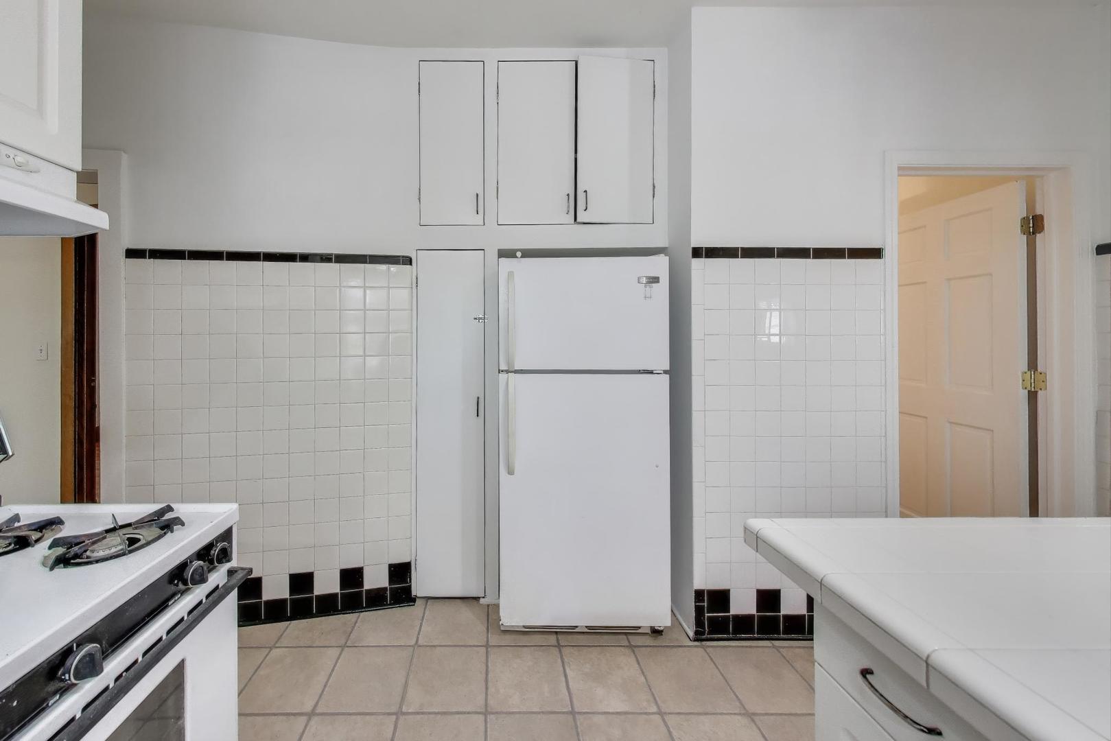 2744 N Marmora Avenue, Chicago, IL 60639