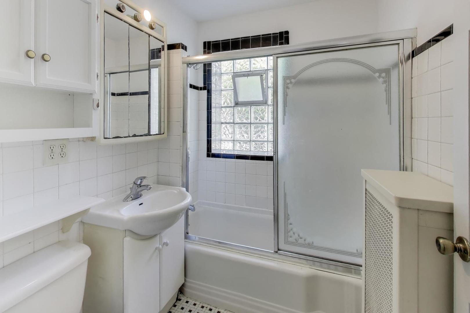 2744 N Marmora Avenue, Chicago, IL 60639