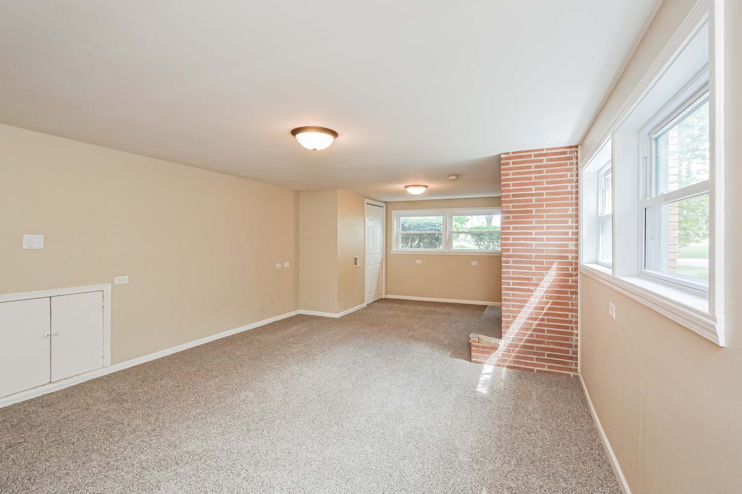 418 S Kennicott Avenue, Arlington Heights, IL 60005