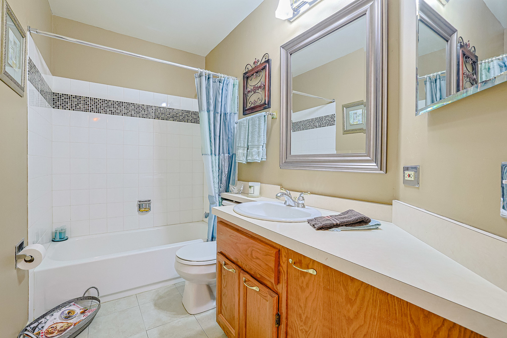 342 Ashford Circle #2, Bartlett, IL 60103