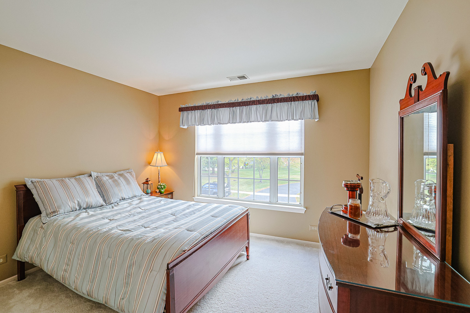 342 Ashford Circle #2, Bartlett, IL 60103