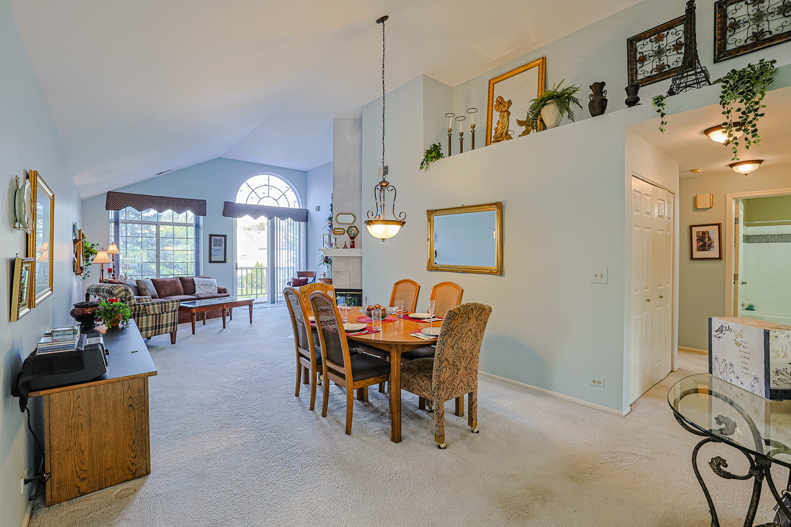 342 Ashford Circle #2, Bartlett, IL 60103