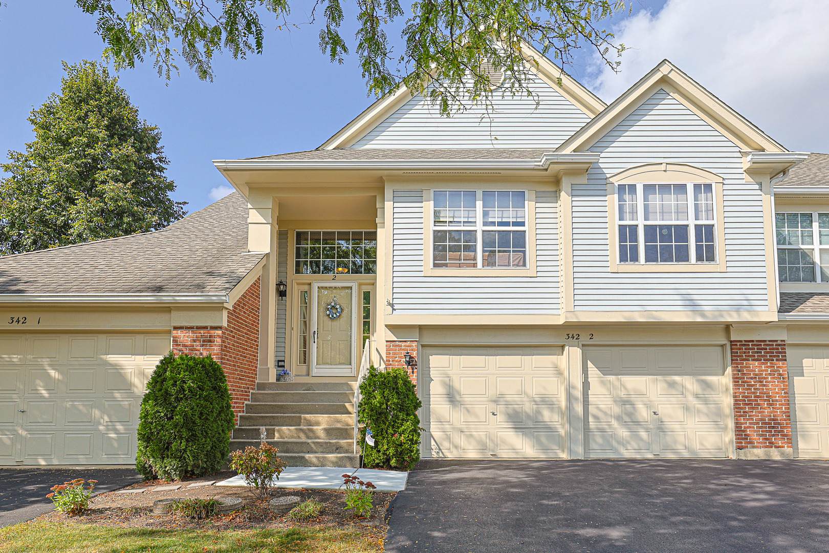 342 Ashford Circle #2, Bartlett, IL 60103