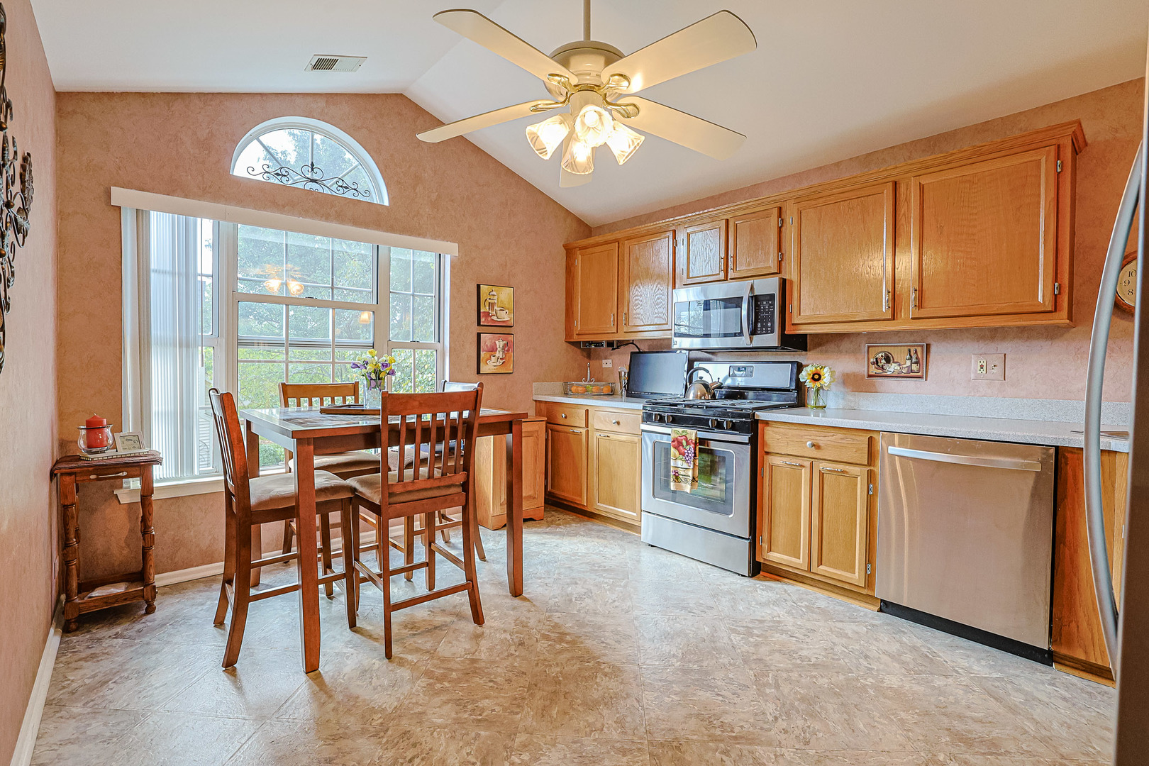 342 Ashford Circle #2, Bartlett, IL 60103