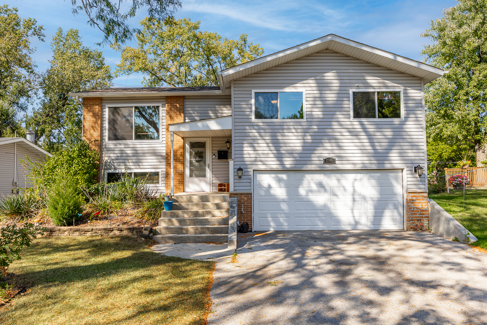 2546 Jonquil Lane, Woodridge, IL 60517