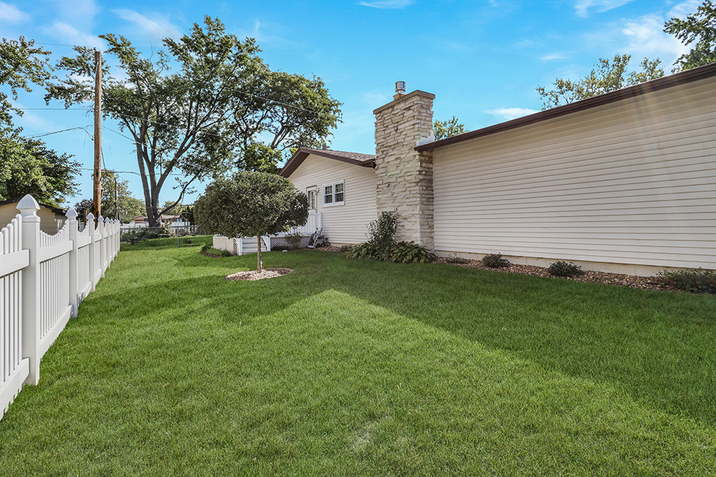 6066 Forestview Drive, Oak Forest, IL 60452