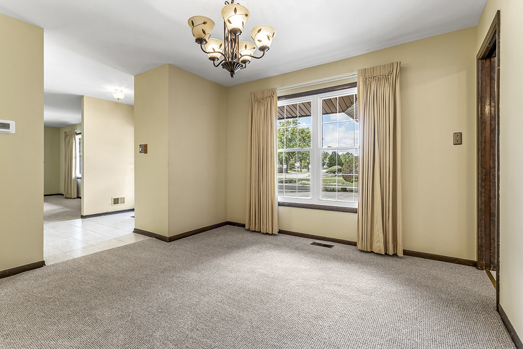 6066 Forestview Drive, Oak Forest, IL 60452