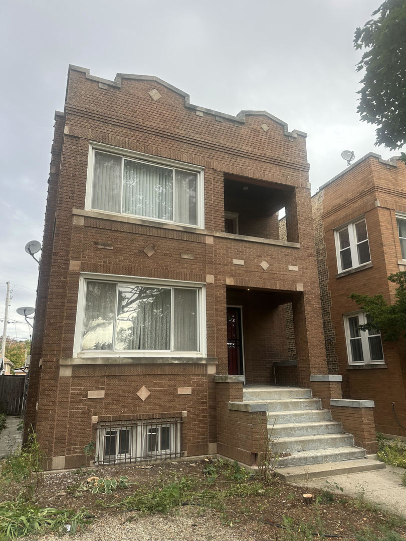 4610 W Altgeld Street, Chicago, IL 60639