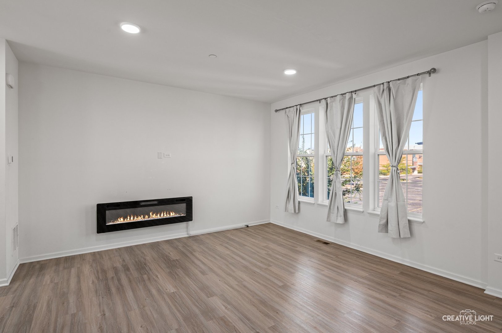 2906 REFLECTION Drive, Naperville, IL 60564