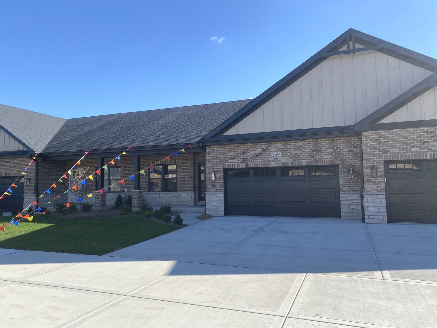 2166 Sky Harbor Drive, New Lenox, IL 60451