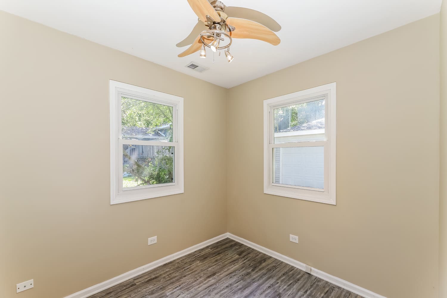 911 Paul Street, McHenry, IL 60051