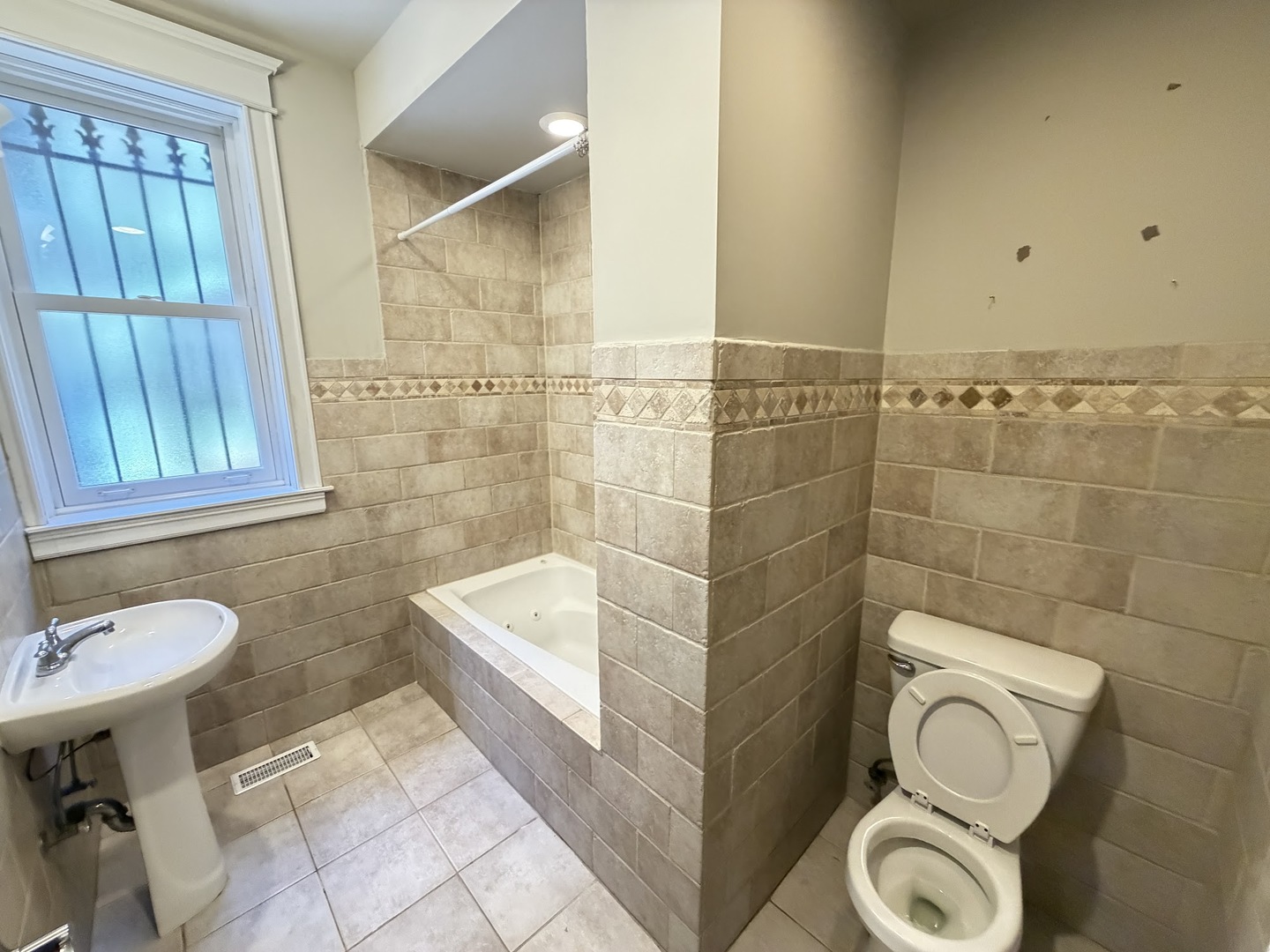 2113 W North Avenue #1W, Chicago, IL 60647