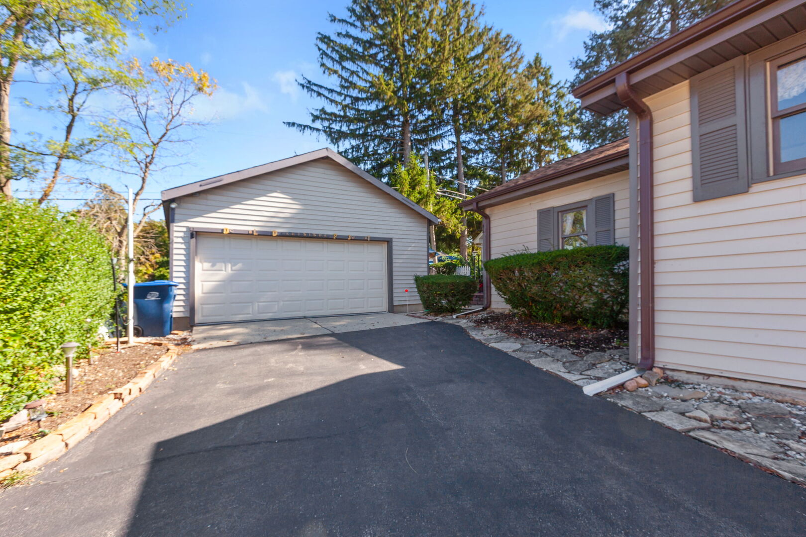23433 N Summit Drive, Barrington, IL 60010