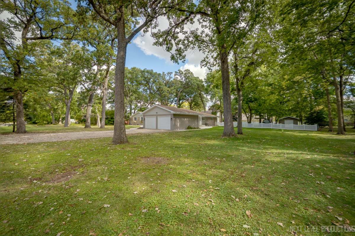 21547 S Nadia Drive, Shorewood, IL 60404