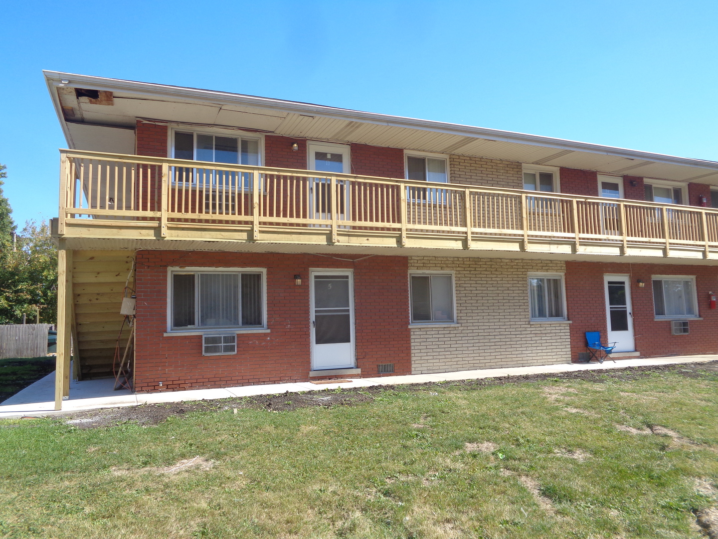 8244 W 87th Street #13, Hickory Hills, IL 60457