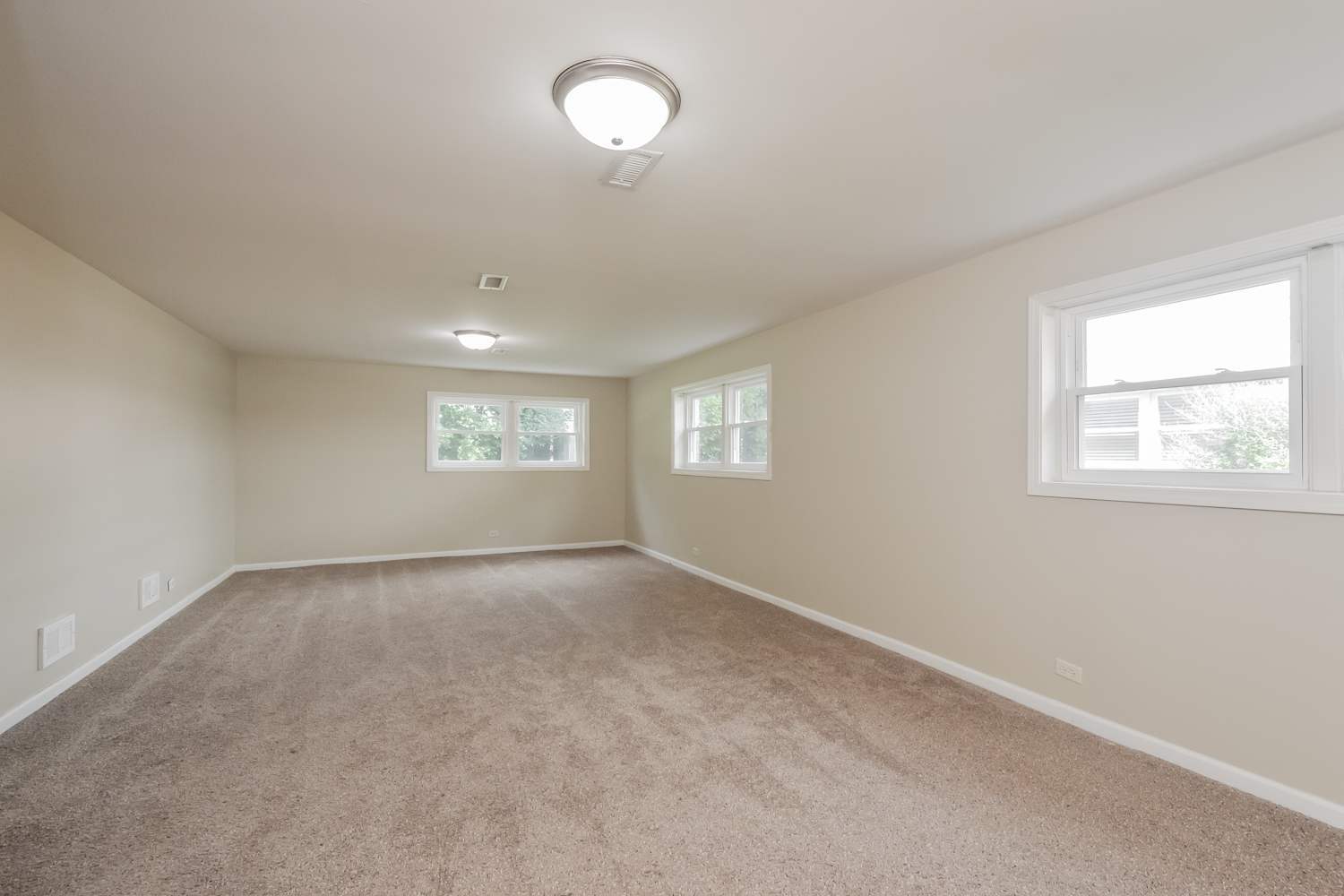 22 S RAMMER Avenue, Arlington Heights, IL 60004