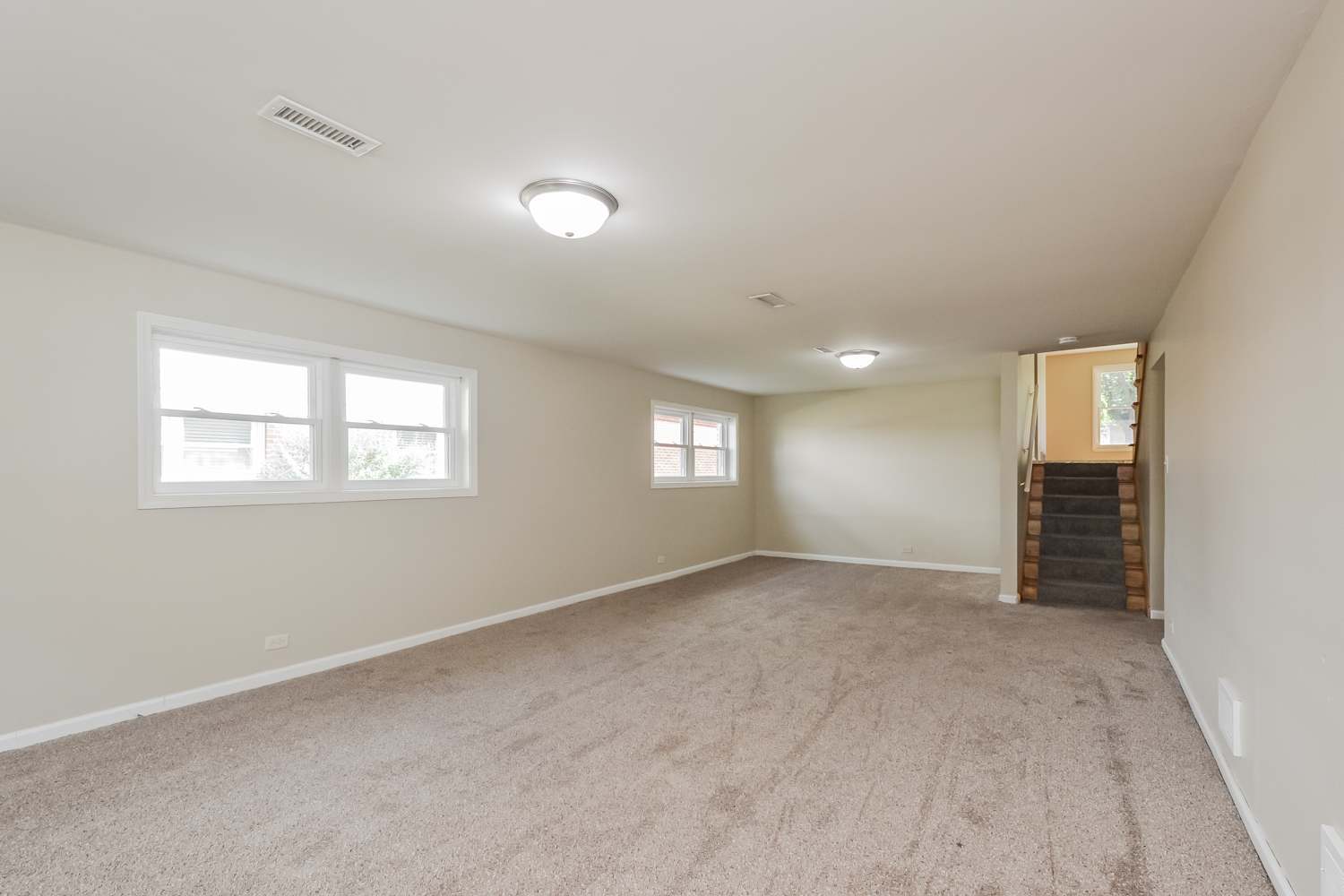 22 S RAMMER Avenue, Arlington Heights, IL 60004