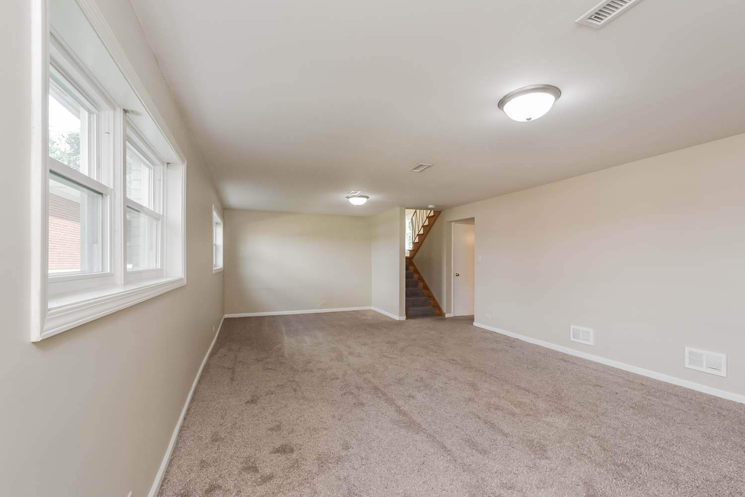 22 S RAMMER Avenue, Arlington Heights, IL 60004