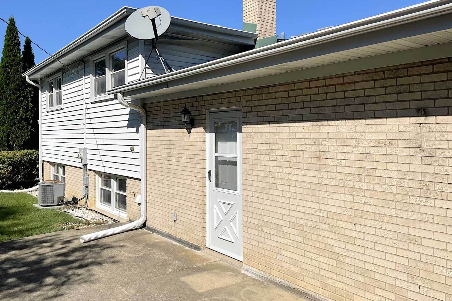 22 S RAMMER Avenue, Arlington Heights, IL 60004
