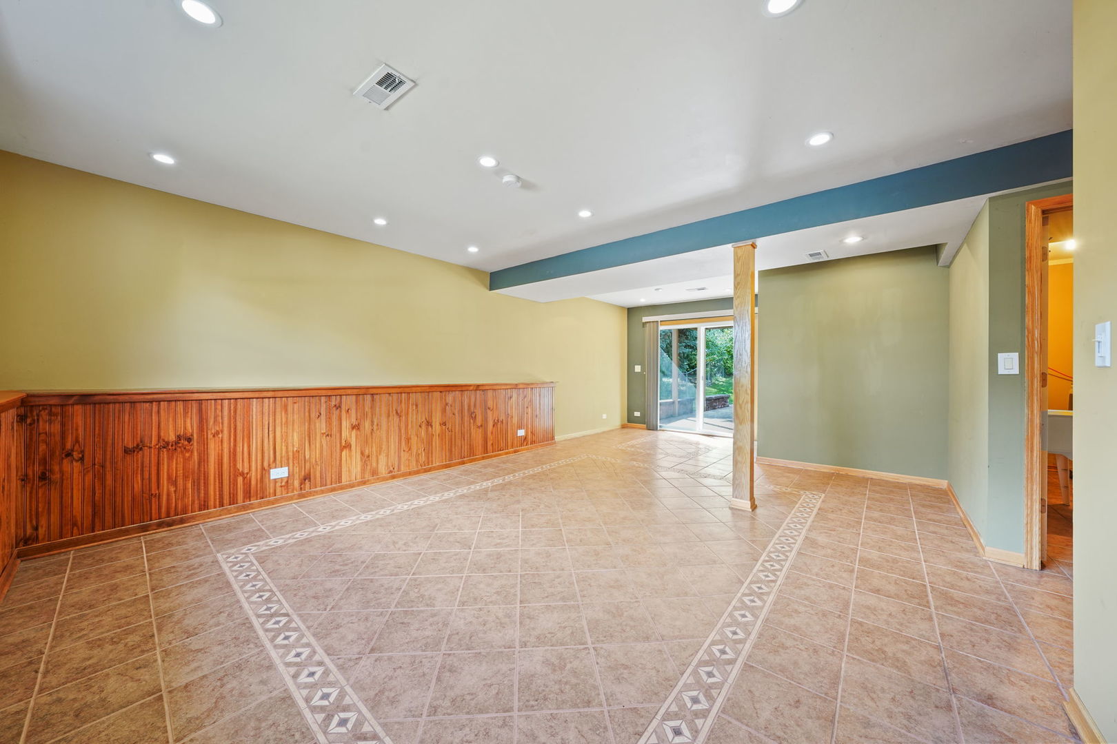 251 Polo Club Drive, Glendale Heights, IL 60139