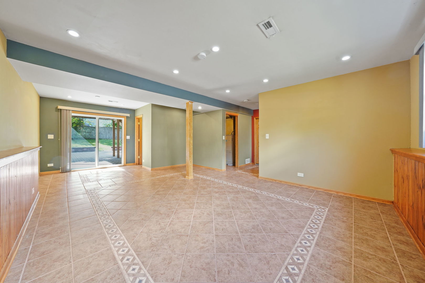 251 Polo Club Drive, Glendale Heights, IL 60139