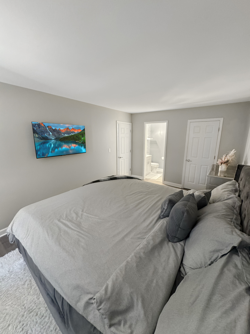 2110 Country Club Drive, Woodridge, IL 60517