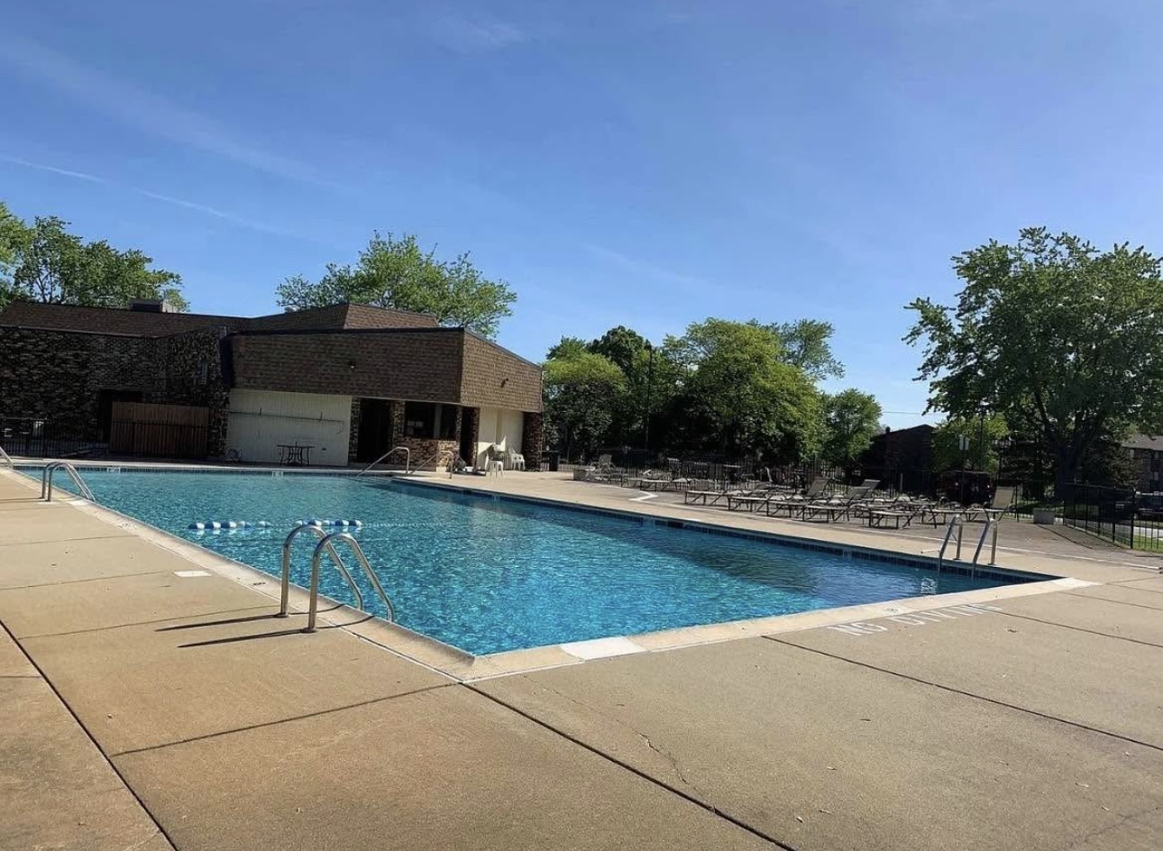 2110 Country Club Drive, Woodridge, IL 60517