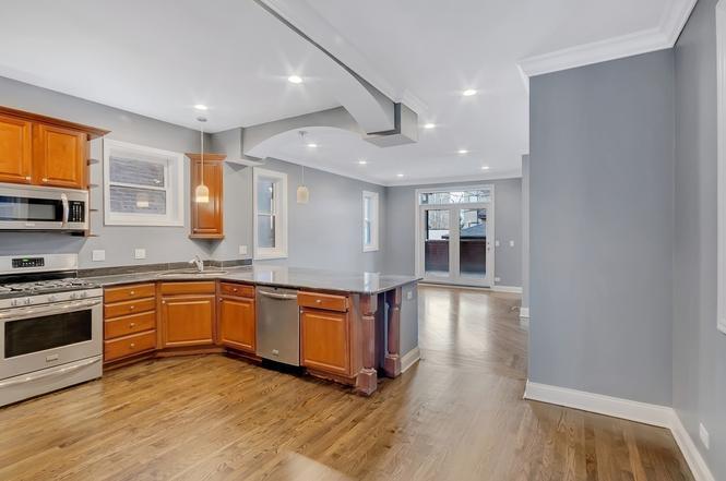 2417 W Fillmore Street, Chicago, IL 60612