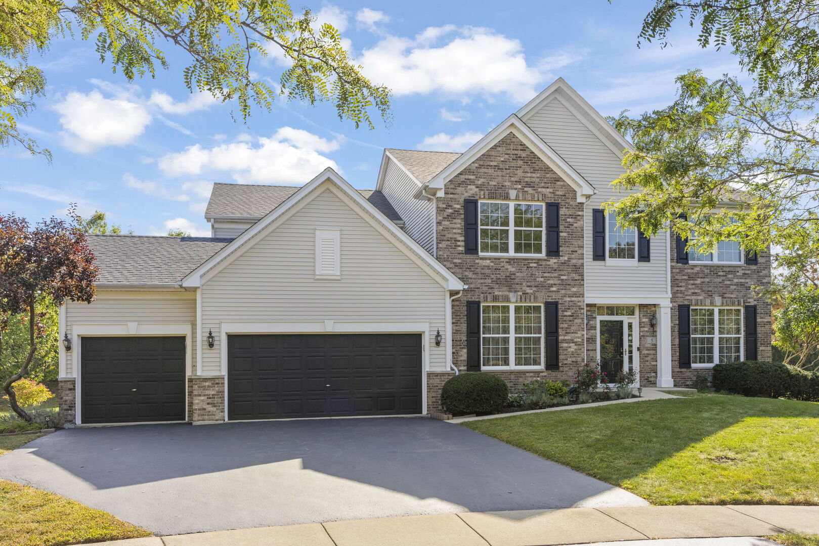 5 Player Court, Bolingbrook, IL 60490