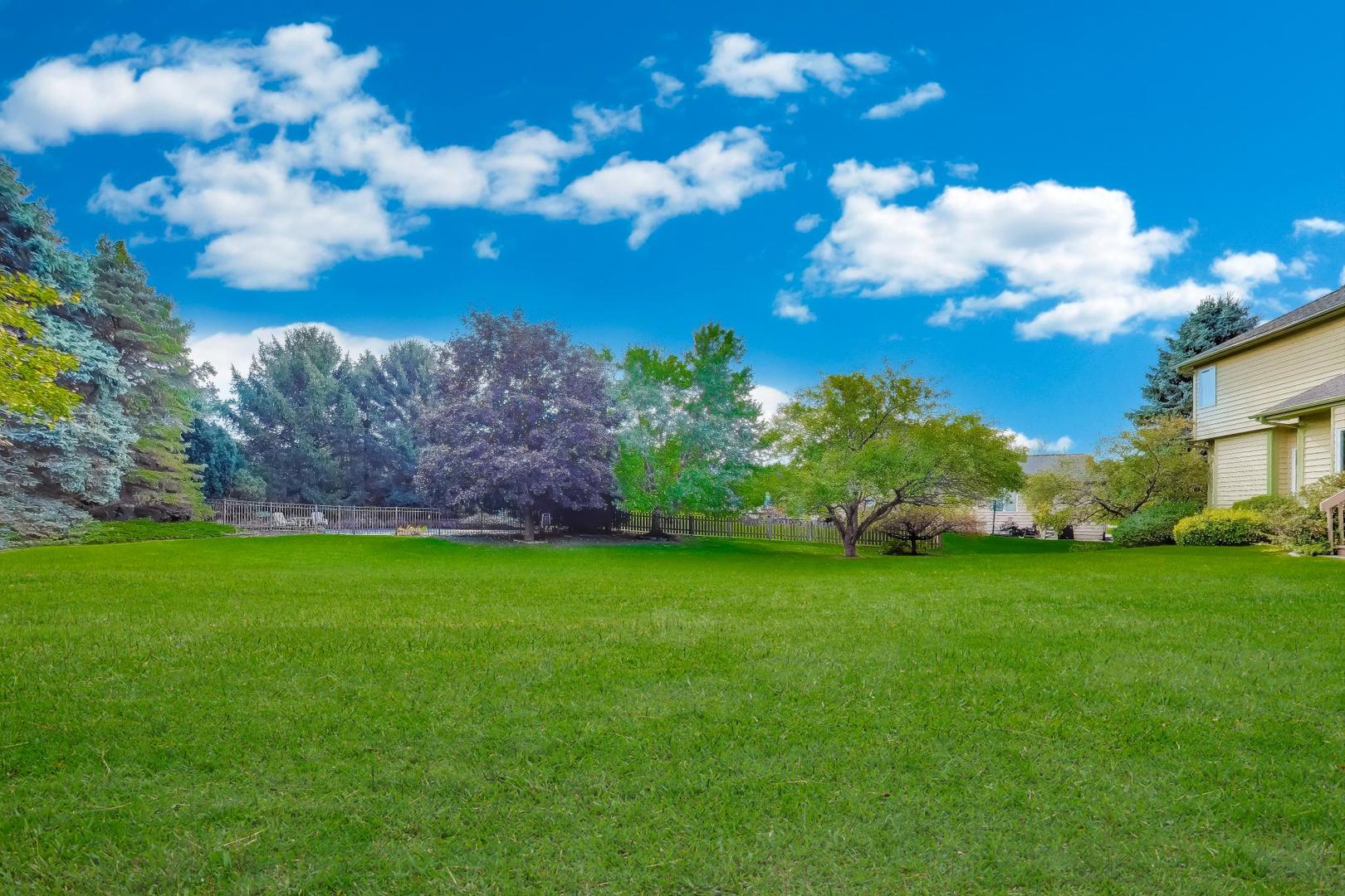 8720 Galleria Court, Spring Grove, IL 60081