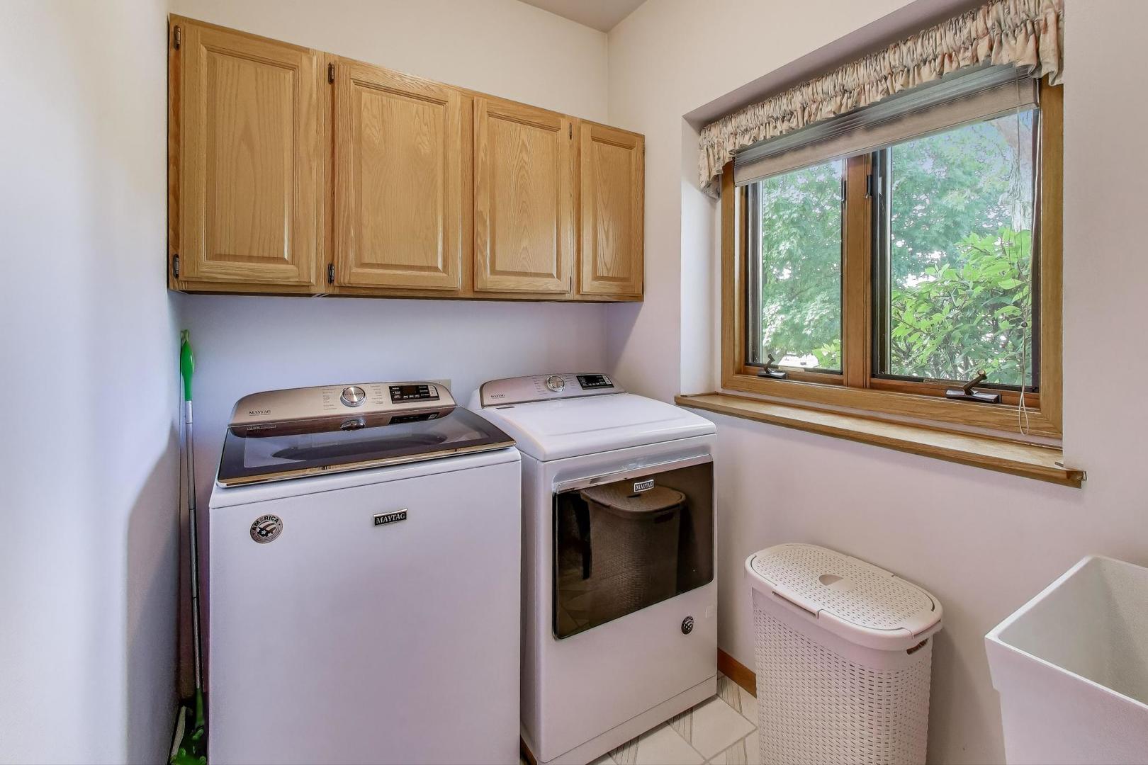 8720 Galleria Court, Spring Grove, IL 60081