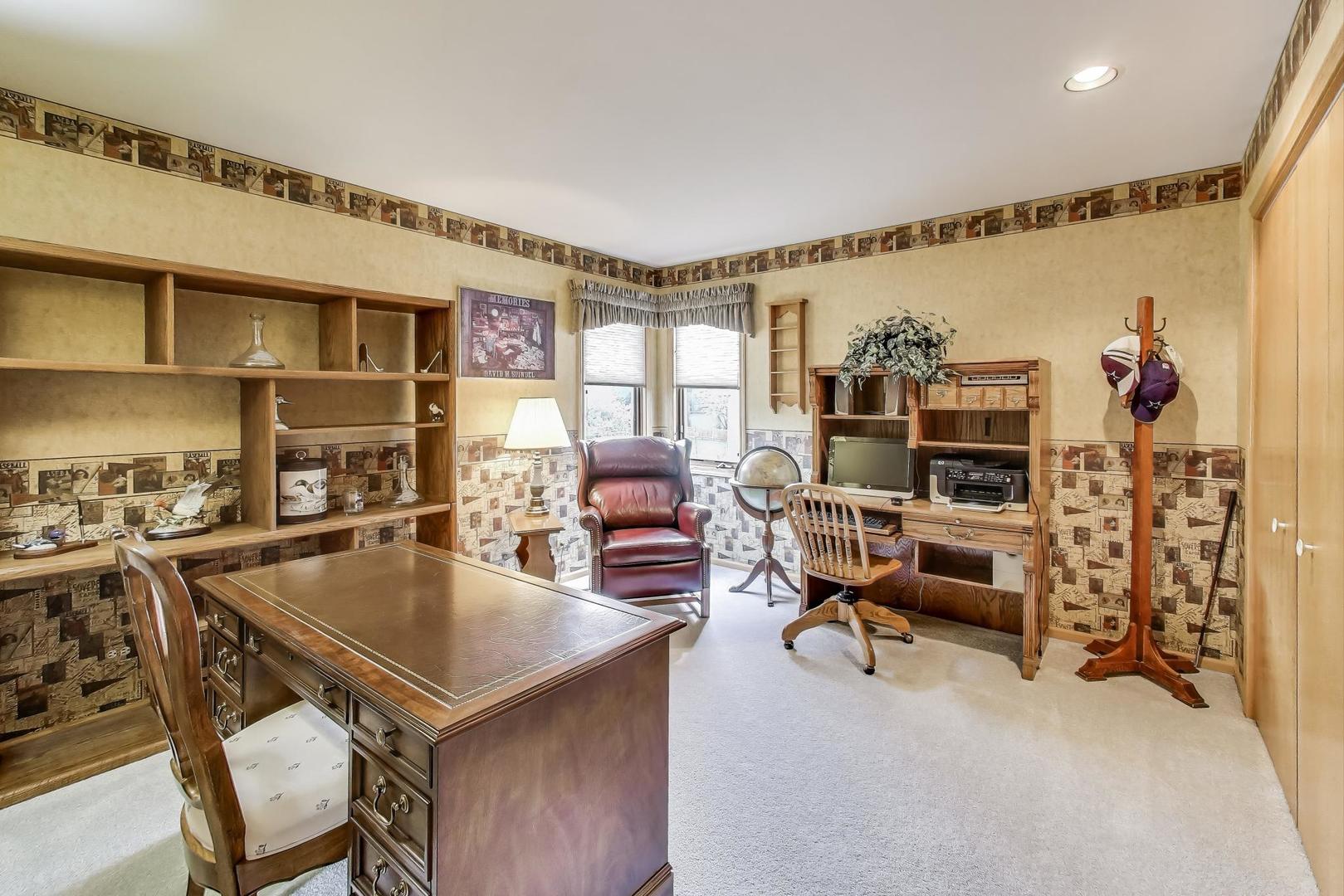 8720 Galleria Court, Spring Grove, IL 60081