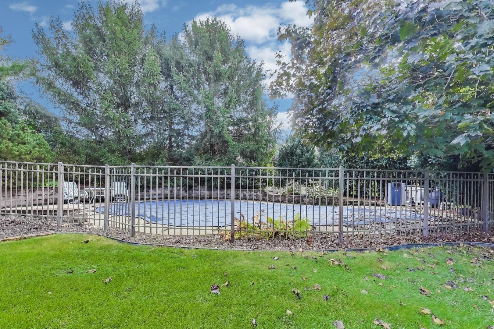 8720 Galleria Court, Spring Grove, IL 60081