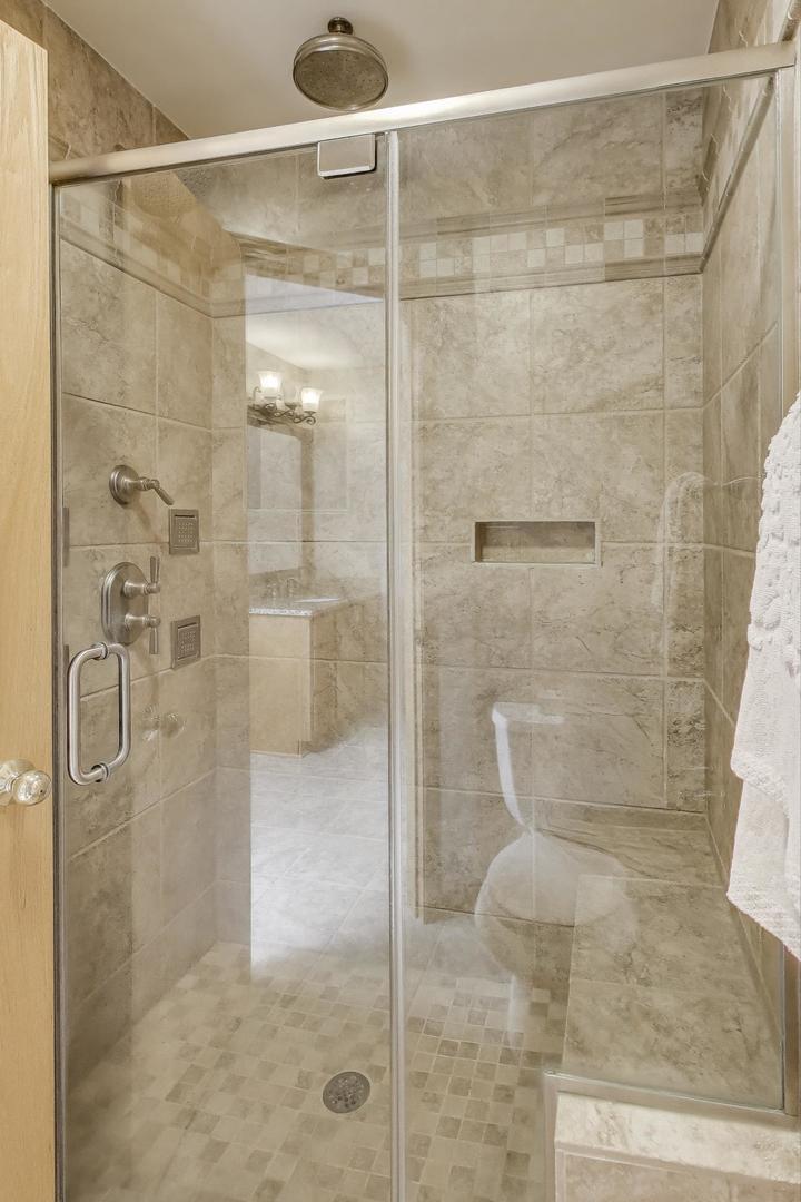 8720 Galleria Court, Spring Grove, IL 60081