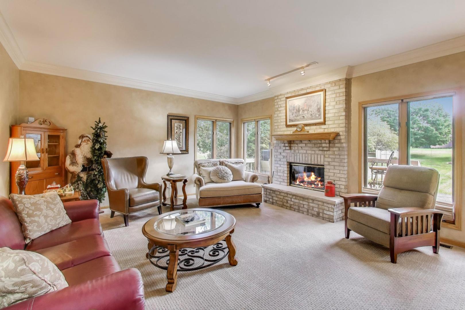 8720 Galleria Court, Spring Grove, IL 60081