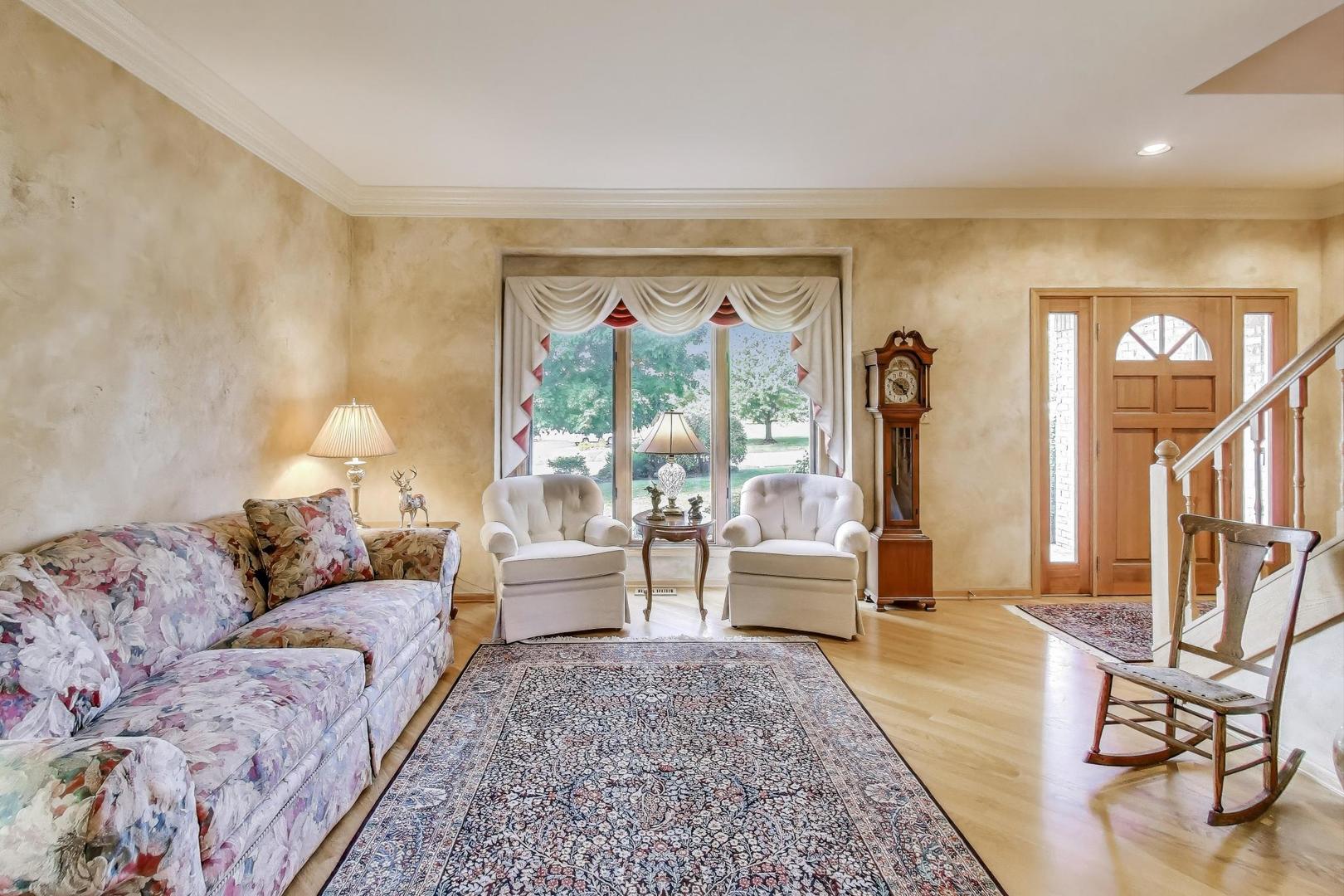 8720 Galleria Court, Spring Grove, IL 60081