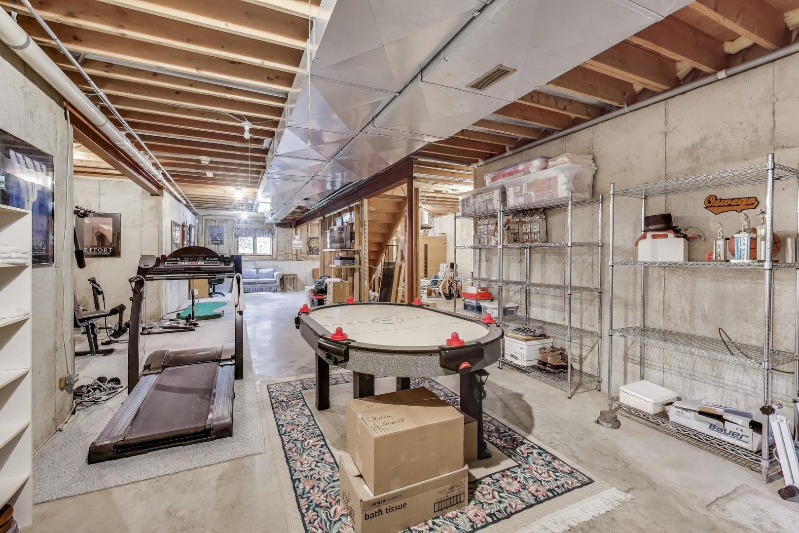 8720 Galleria Court, Spring Grove, IL 60081