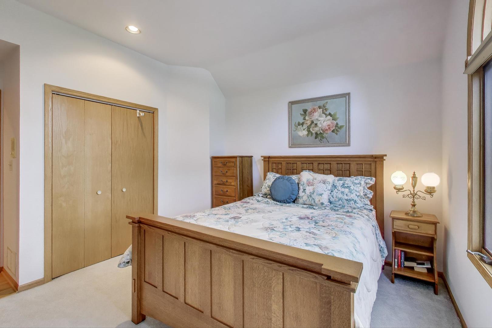 8720 Galleria Court, Spring Grove, IL 60081