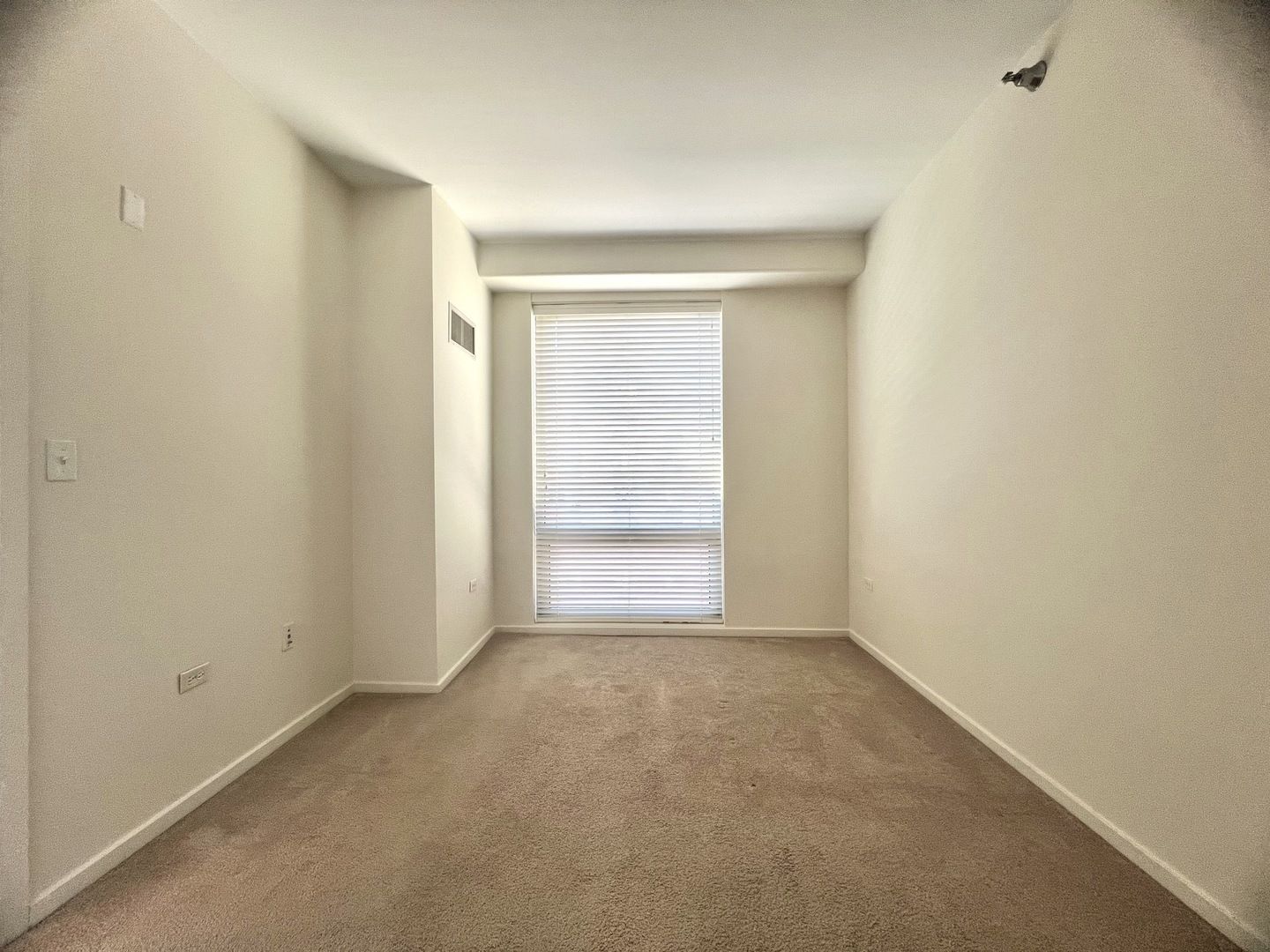1 E 8th Street #307, Chicago, IL 60605