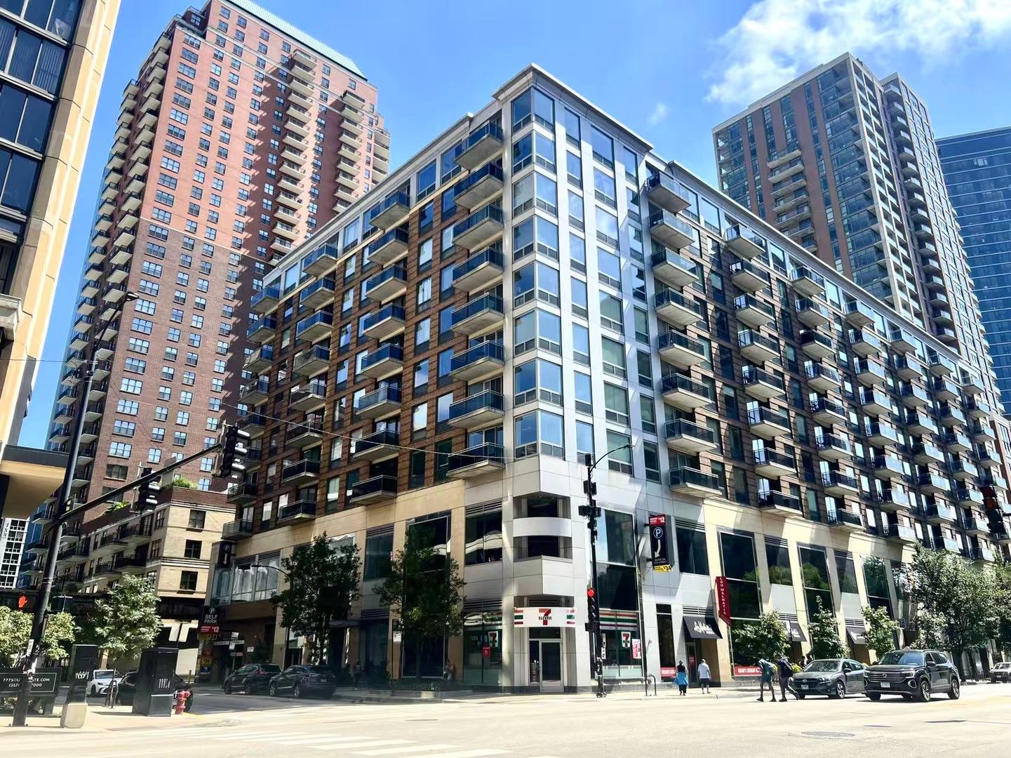 1 E 8th Street #307, Chicago, IL 60605