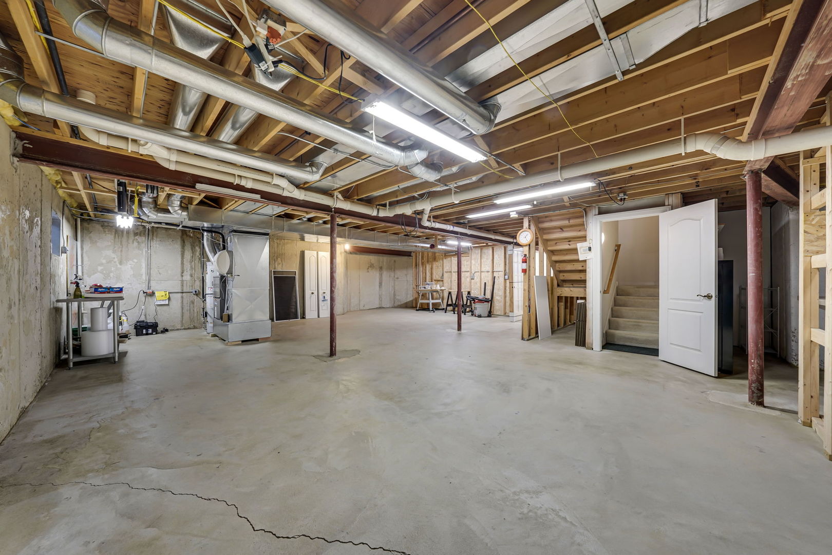 801 W Veterans Parkway, Addison, IL 60101