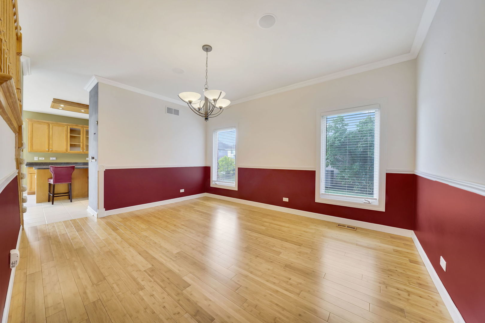 801 W Veterans Parkway, Addison, IL 60101