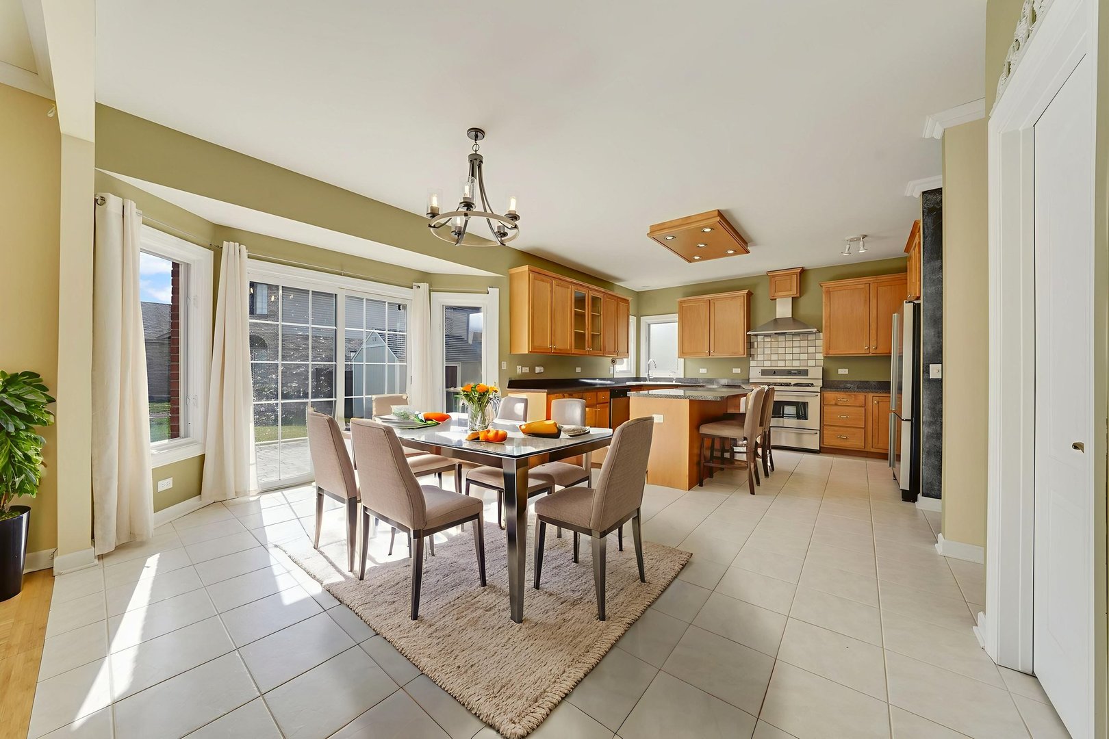 801 W Veterans Parkway, Addison, IL 60101