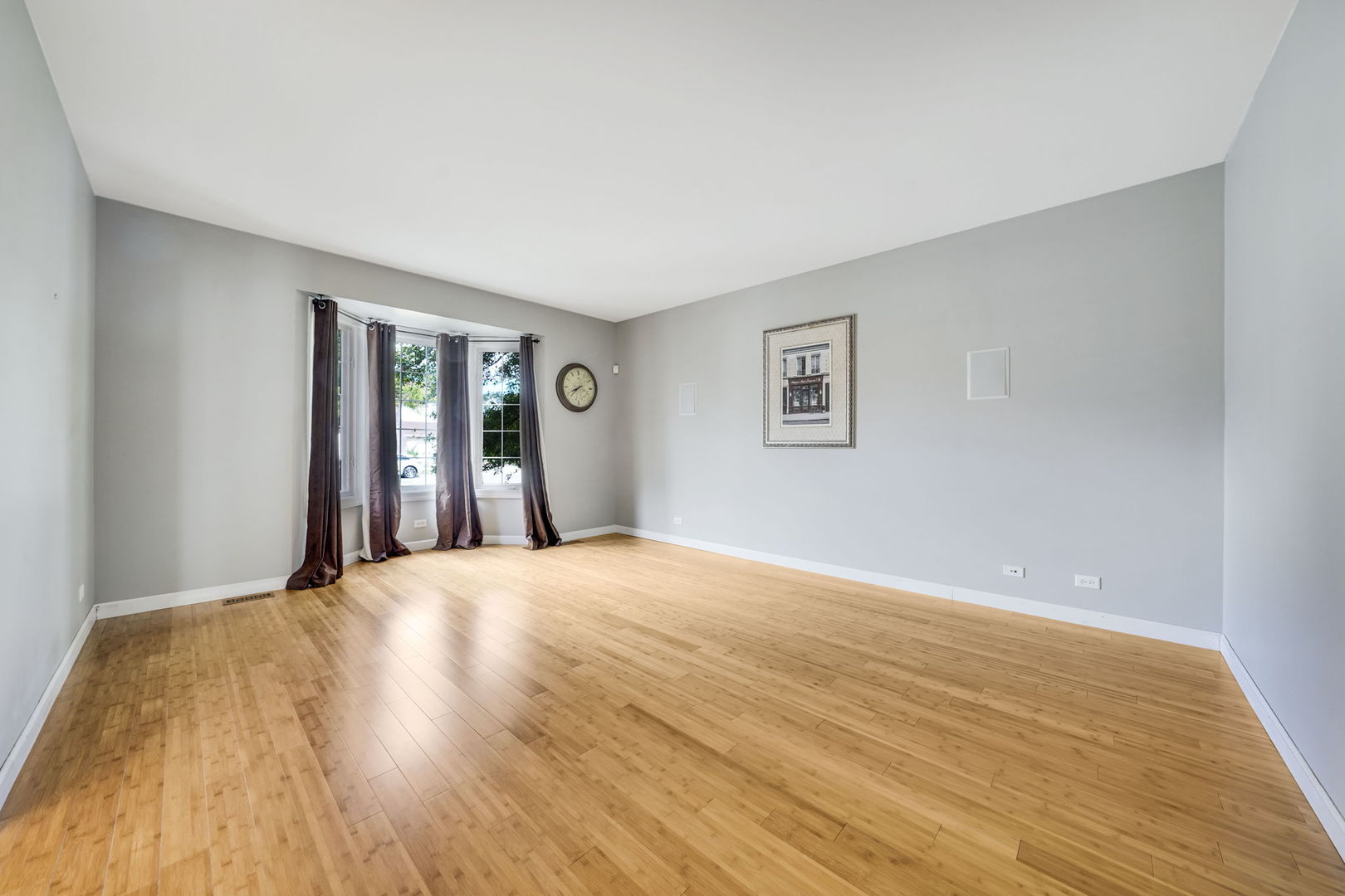 801 W Veterans Parkway, Addison, IL 60101