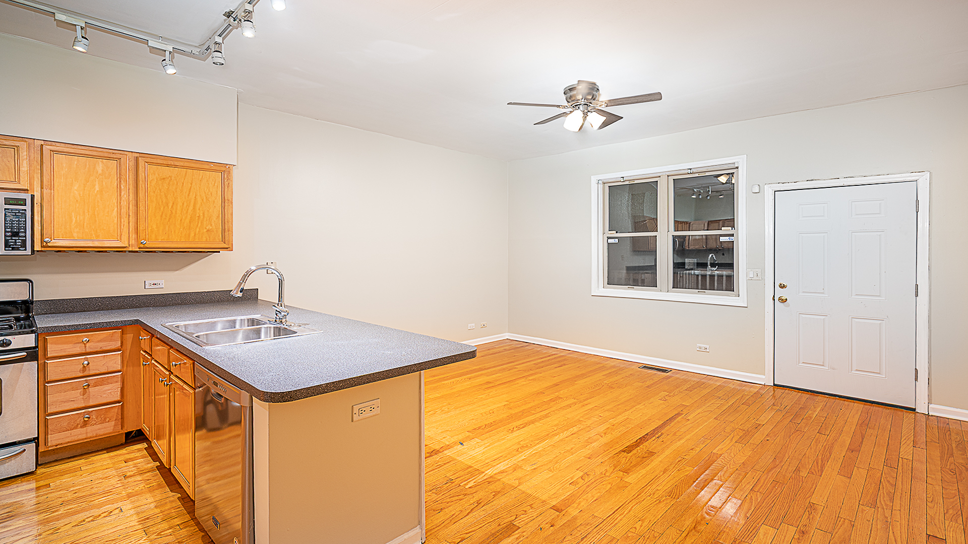 4507 S Lake Park Avenue #3S, Chicago, IL 60653