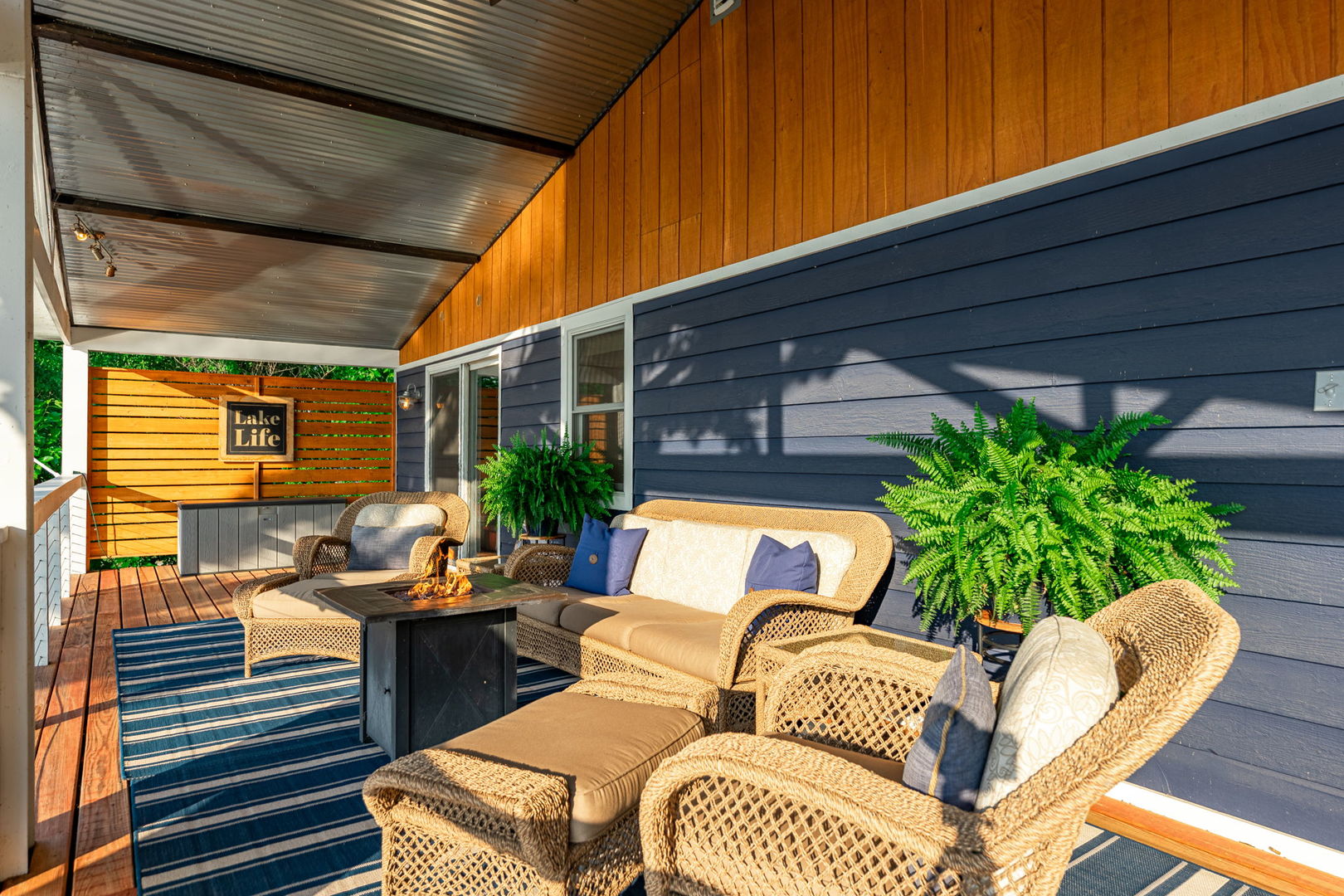 4612 W Lake Shore Drive, Wonder Lake, IL 60097