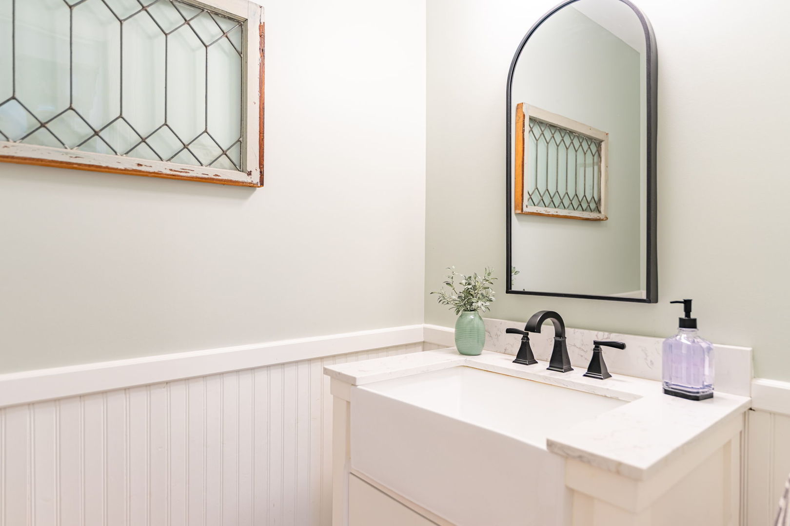 4612 W Lake Shore Drive, Wonder Lake, IL 60097