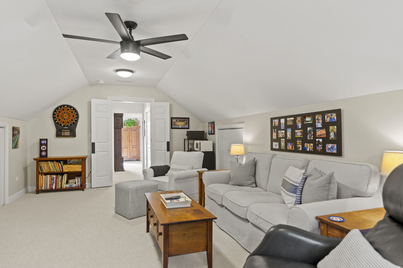 4612 W Lake Shore Drive, Wonder Lake, IL 60097