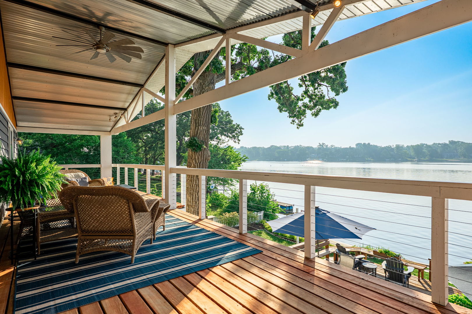 4612 W Lake Shore Drive, Wonder Lake, IL 60097