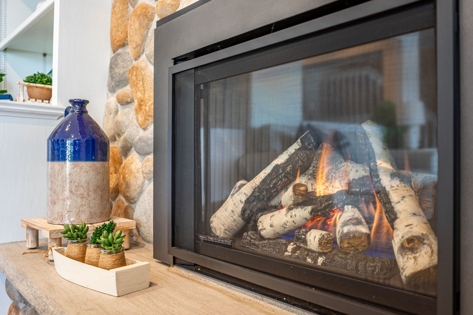 4612 W Lake Shore Drive, Wonder Lake, IL 60097